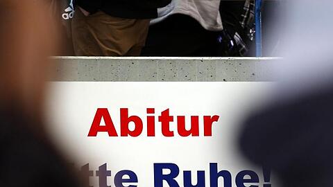 In einer aktuellen Umfrage sprechen sich 80 Prozent der Bürger für eine bundeseinheitliche Abiturprüfung aus.