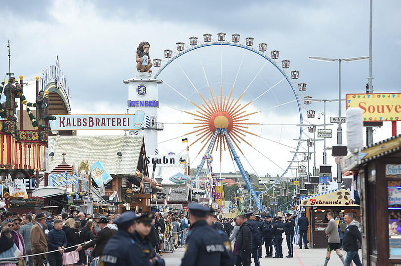 Das Wetter am ersten Wiesn-Tag 2022 ist durchwachsen.
