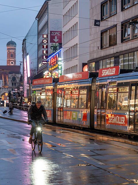 Der 47-Jährige erlitt bei dem Unfall "schwerste Verletzungen" und verstarb noch vor Ort. (Symbolbild)