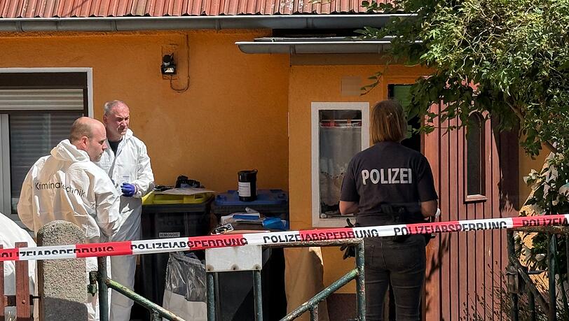 Die Spurensicherung ist im Einsatz. Es geht um den Verdacht eines T&ouml;tungsdeliktes.