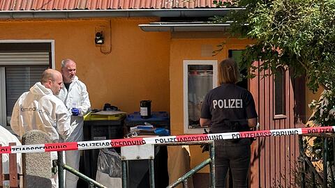 Die Spurensicherung ist im Einsatz. Es geht um den Verdacht eines T&ouml;tungsdeliktes.