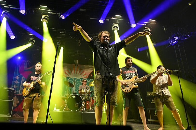 LaBrassBanda in der Tollwood-Musikarena.