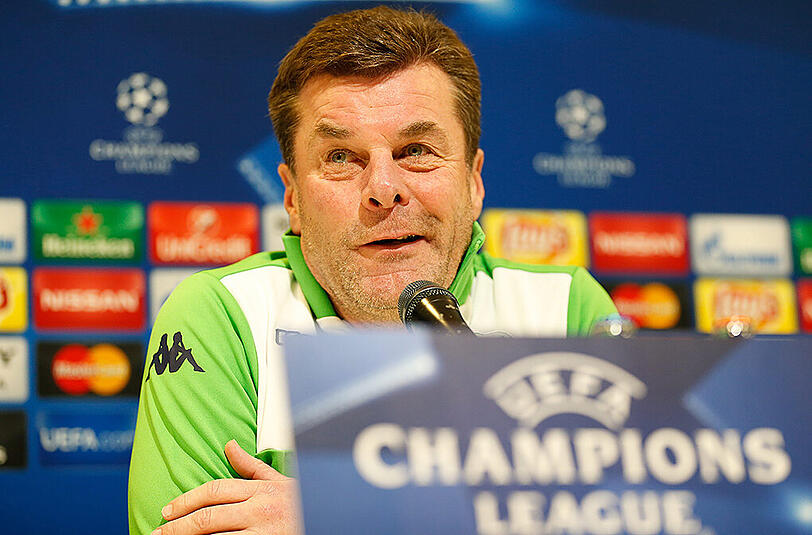 Wolfsburgs Trainer Dieter Hecking ist mit seiner Mannschaft Favorit im Achtelfinal-Duell gegen Gent.