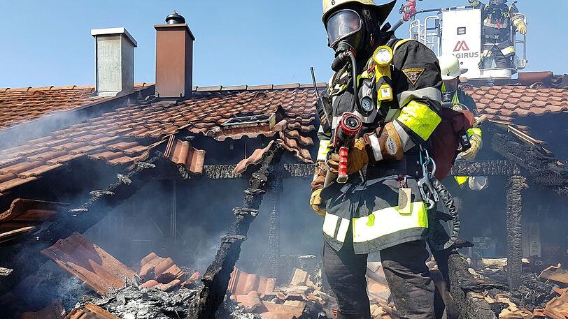 Sechs Stunden Arbeit bescherte der Brand in Aubing der Feuerwehr München.