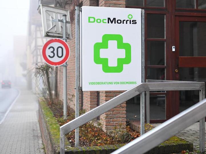 DocMorris hatte 2017 in den Räumen einer früheren Apotheke den Betrieb einer "pharmazeutischen Videoberatung mit angegliederter Arzneimittelabgabe" aufgenommen.
