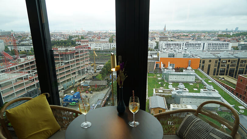 Sogar bei Regenwetter eine Schau: eine von vielen Aussichten im Fitzroy. Es gibt Tische in fast alle Himmelsrichtungen. Sogar bei Regenwetter eine Schau: eine von vielen Aussichten im Fitzroy. Es gibt Tische in fast alle Himmelsrichtungen.