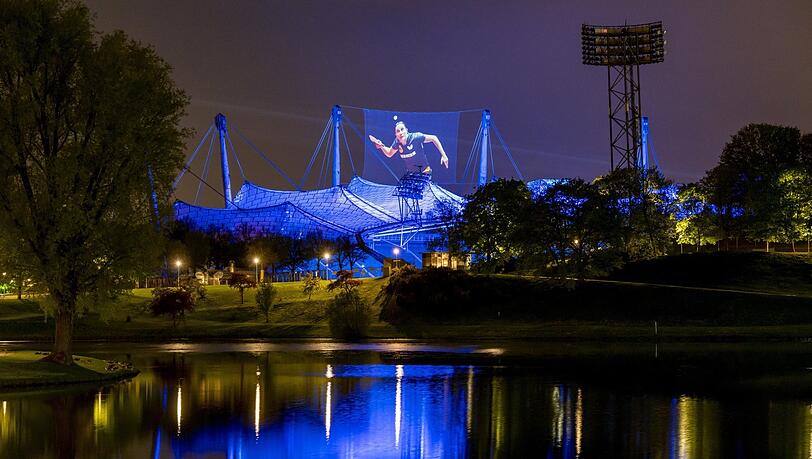 Nur noch 100 Tage: Mit einer aufwendigen Lichtinstallation machen die Veranstalter auf den bevorstehenden Sport-Höhepunkt aufmerksam. Nur noch 100 Tage: Mit einer aufwendigen Lichtinstallation machen die Veranstalter auf den bevorstehenden Sport-Höhepunkt aufmerksam.