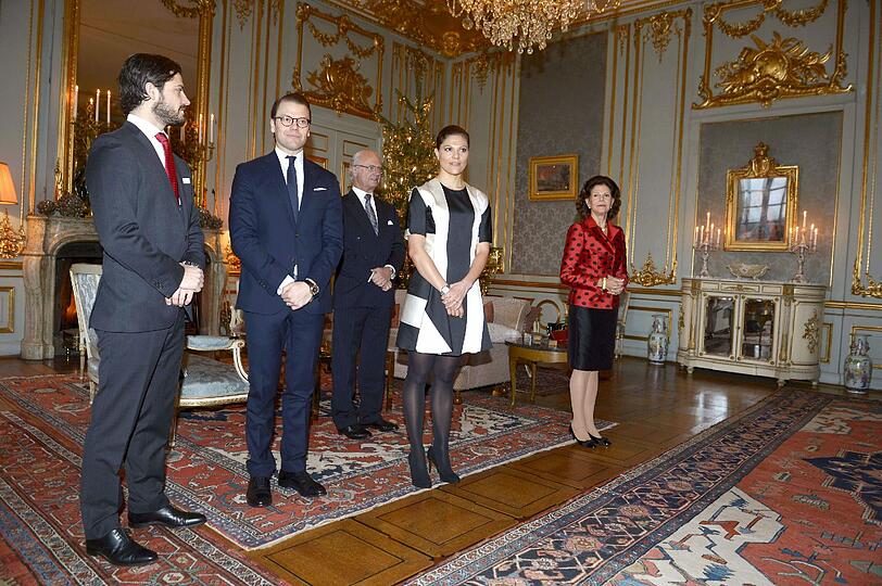 Am 18. Dezember traf sich die königliche Familie bereits im Palast in Stockholm zu einem Empfang für Königin Silvia.