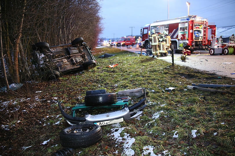 Schwerer Verkehrsunfall bei Altötting: eine Persone wurde getötet, vier weitere schwer Verletzt!