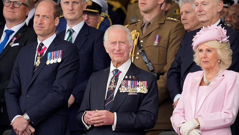 Prinz William und König Charles gemeinsam bei einer Veranstaltung.
