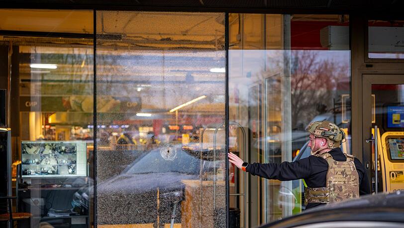 Die Polizei in Kiew hat den T&auml;ter, der mindestens sechs Menschen get&ouml;tet haben soll, erschossen.