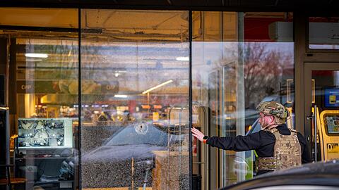 Die Polizei in Kiew hat den T&auml;ter, der mindestens sechs Menschen get&ouml;tet haben soll, erschossen.