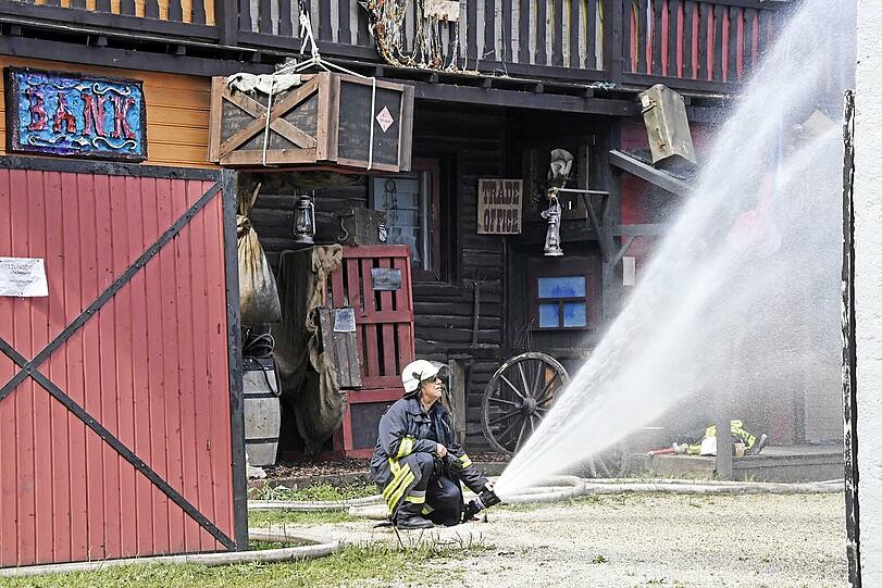 Durch den Brand im Freizeitpark bei Augsburg entstand ein Schaden in Millionenhöhe.