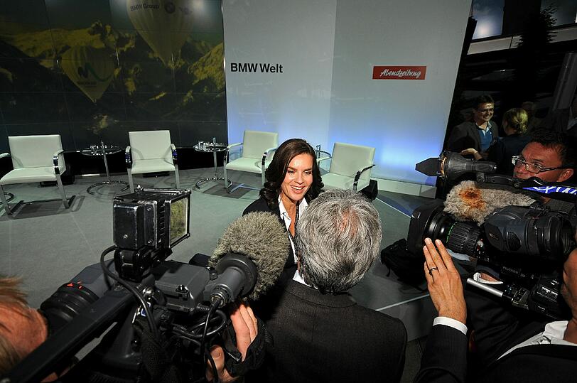 Charme-Offensive für (oder gegen) Olympia: Katarina Witt, OB Christian Ude, Joschka Fischer, Katharina Schulze und Christian Stückl diskutieren über Olympia 2018. AZ-Chefredakteur Arno Makowsky und BR-Moderatorin Ursula Heller führten durch die Diskussion. Die Bilder des spannenden Abends.