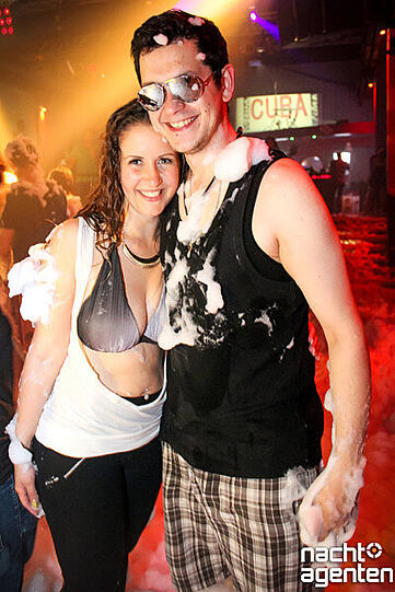 Richtig feucht war's bei der Schaumparty XXL 2.0 in der Nachtgalerie.