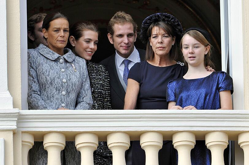 Caroline von Hannover mit ihrer Schwester Prinzessin Stephanie (l.) und ihren Kindern Charlotte, Andrea und Alexandra