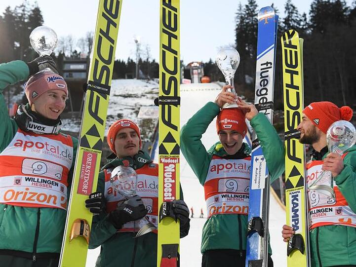 Die deutschen Skispringer landeten beim Teamwettbewerb in Willingen auf dem zweiten Platz.