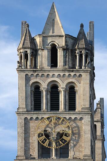 Ein Turm von St. Maximilian.