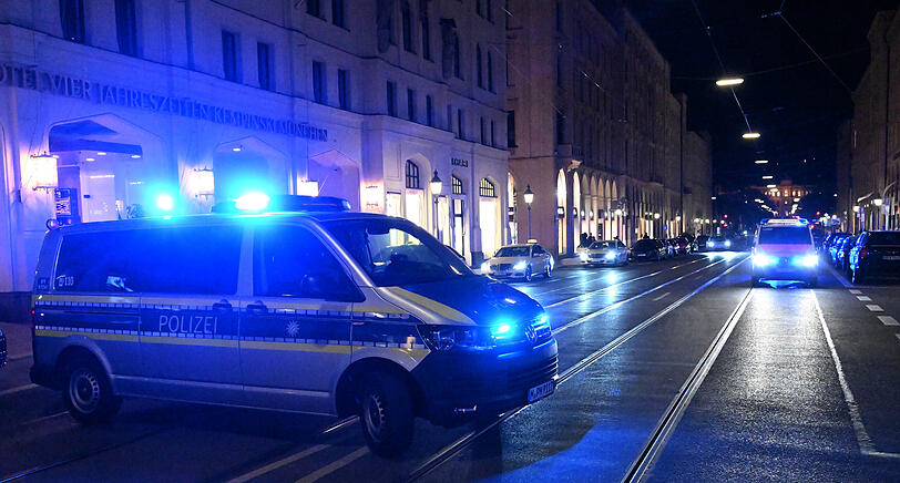 Die Hintergründe zur Messerstecherei auf der Maximilianstraße sind noch unklar.