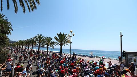 Im Hafen von Nizza startete die 20. Etappe