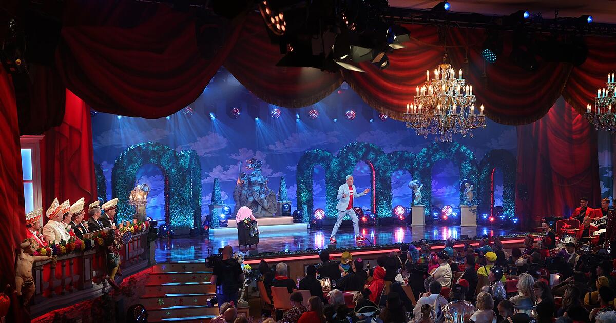 Narrenalarm-in-Veitsh-chheim-und-die-Politik-zittert