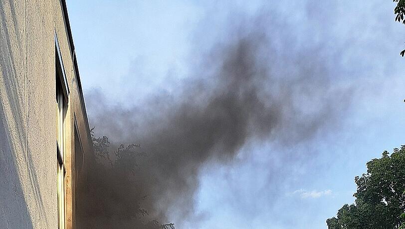 In der Turnhalle im Untergeschoss hatte die Brandmeldeanlage ausgelöst. In der Turnhalle im Untergeschoss hatte die Brandmeldeanlage ausgelöst.