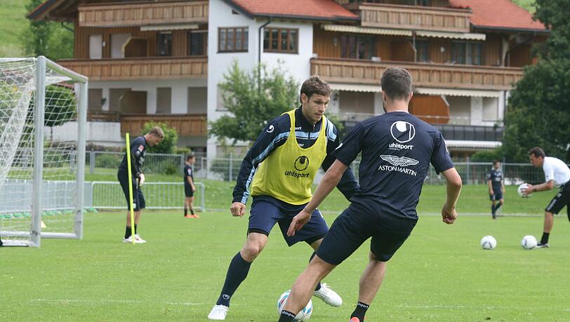 Moritz Volz im Zweikampftraining. Moritz Volz im Zweikampftraining.