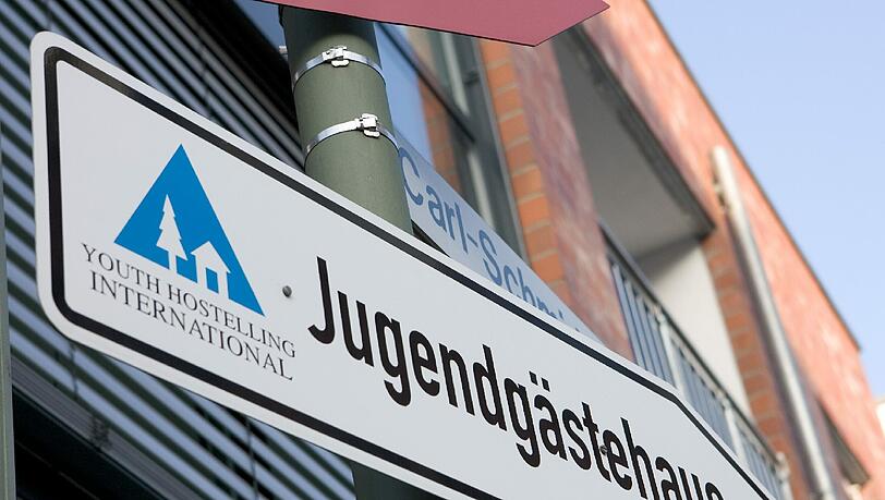 Beschäftigte der bayerischen Jugendherbergen treten in Warnstreik - unter anderem, weil sie laut ver.di keine anständigen Löhne gezahlt bekommen. (Archivbild) Beschäftigte der bayerischen Jugendherbergen treten in Warnstreik - unter anderem, weil sie laut ver.di keine anständigen Löhne gezahlt bekommen. (Archivbild)