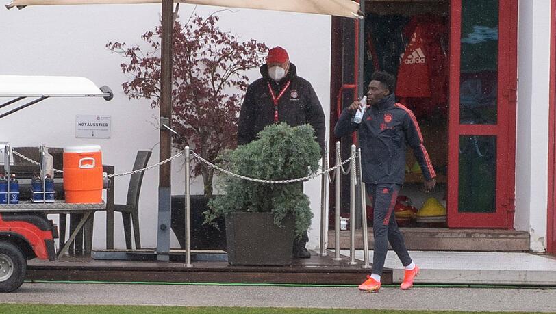 April 2021: Alphonso Davies beim Training an der Säbener Straße. (Archivbild)