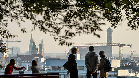 München im goldenen Licht: Damit es so schön bleibt, muss sich die Stadt weiterentwickeln – die neuen Pläne bis 2040 sollen dabei helfen.
