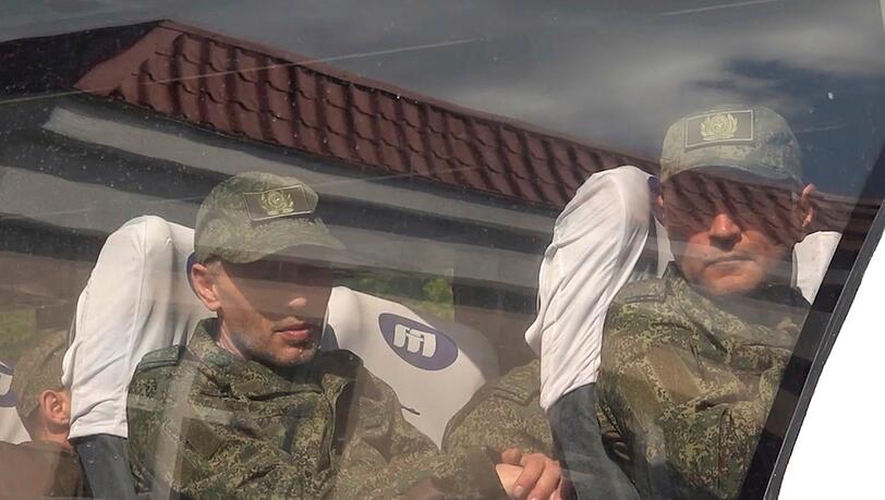 Moskau und Kiew haben mit dem größten Gefangenenaustausch seit Kriegsbeginn vor mehr als drei Jahren begonnen.