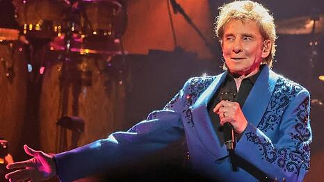 Barry Manilow bei einem Konzert in Florida im Jahr 2023.