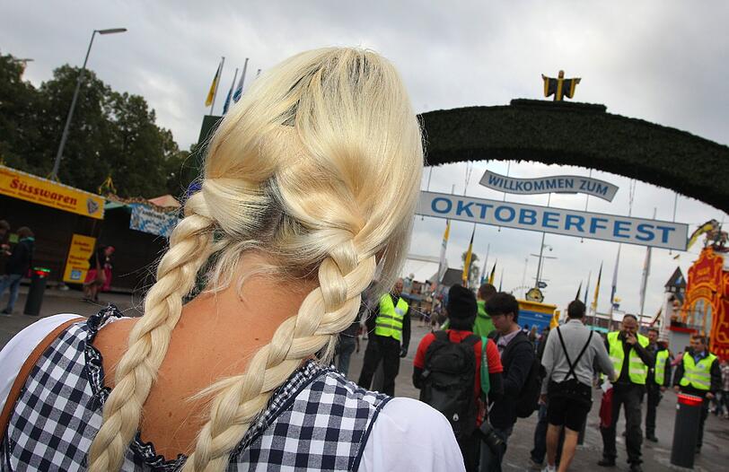 Hier gibt's die ersten Bilder vom Wiesn-Auftakt. Alles wartet auf den Anstich.