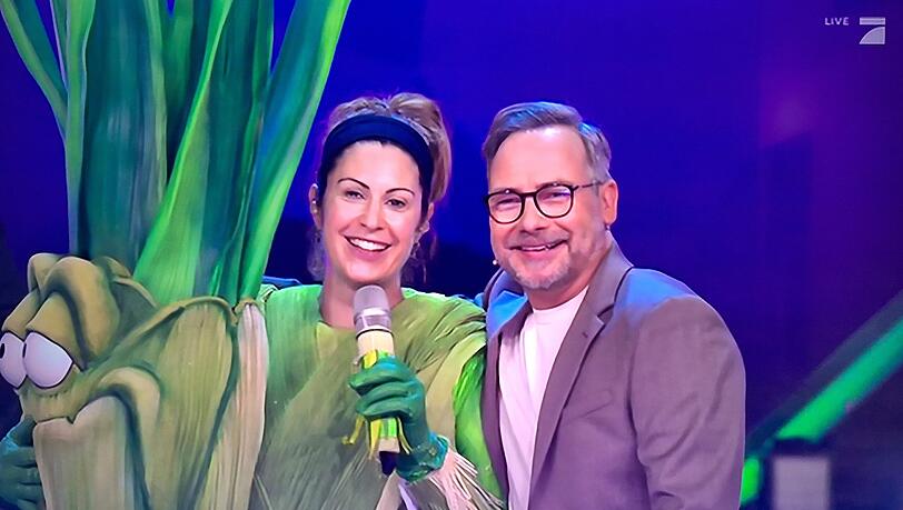 Madita van Hülsen kurz nach Demaskierung. Die Moderatorin war der Lauch bei "The Masked Singer" Madita van Hülsen kurz nach Demaskierung. Die Moderatorin war der Lauch bei "The Masked Singer"