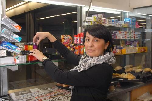 Zühre Sevengül in ihrem Kiosk am U-Bahnhof Goetheplatz &ndash; sie fürchtet sich vor dem großen Arbeitskampf.