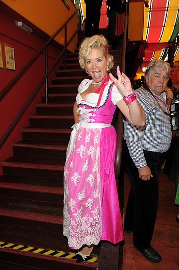 Regine Sixt's Damenwiesn: Die Münchner Lady-Elite trifft sich im Hippdrom. Die Bilder