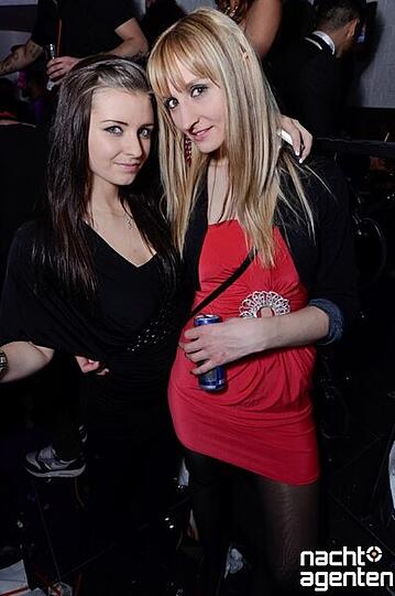 Das neue Jahr kann kommen! Im Crown's Club ist alles angerichtet für einen heißen Neujahrstanz. Mehr Bilder unter: www.nachtagenten.de