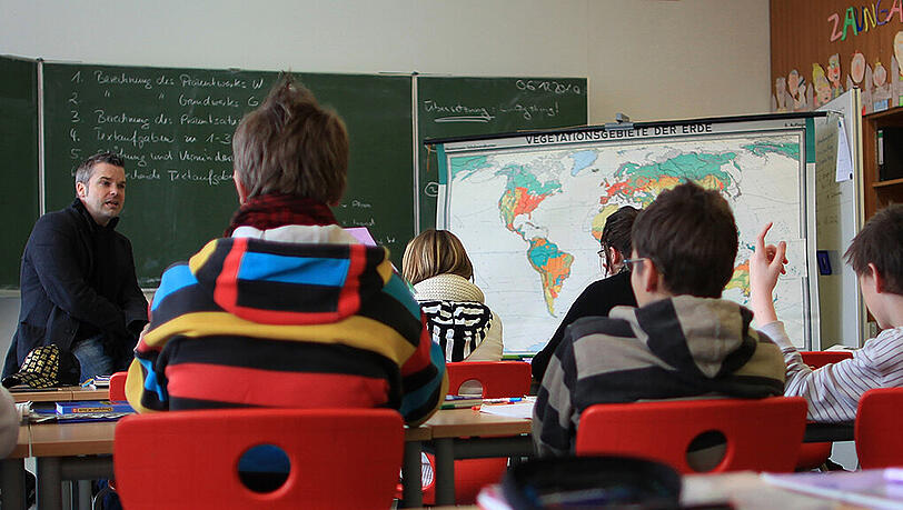 In Bayern ist die Zahl der Schüler, die ohne Abschluss abgehen, relativ gering. In Bayern ist die Zahl der Schüler, die ohne Abschluss abgehen, relativ gering.