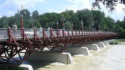 Die Thalkirchner Brücke: Hier kam es zu dem sexuellen Übergriff. (Archivbild)