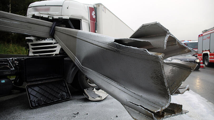 Die Bilder vom spektakulären Unfall auf der A9.