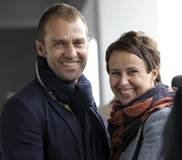 Flick mit Ehefrau Silke, die aus Bammental stammt.