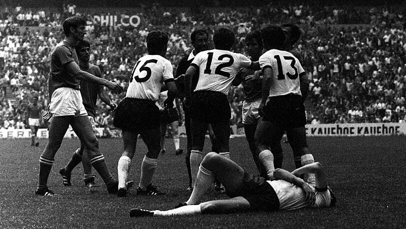 "Ich war so außer mir, wäre ihm am liebsten an die Gurgel gegangen", sagt Maier über Referee Yamasaki, der einige Fehlentscheidungen traf. "Ich war so außer mir, wäre ihm am liebsten an die Gurgel gegangen", sagt Maier über Referee Yamasaki, der einige Fehlentscheidungen traf.