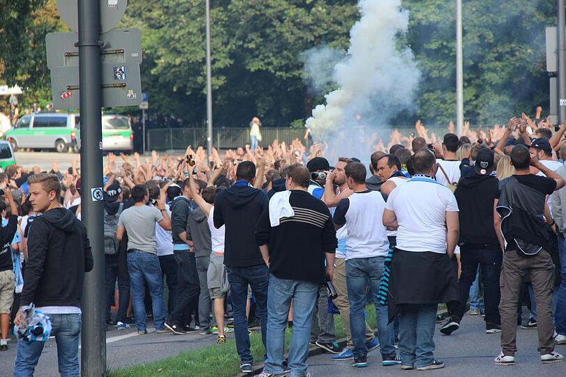 Sehen Sie hier weitere Bilder vor dem Amateurderby.
