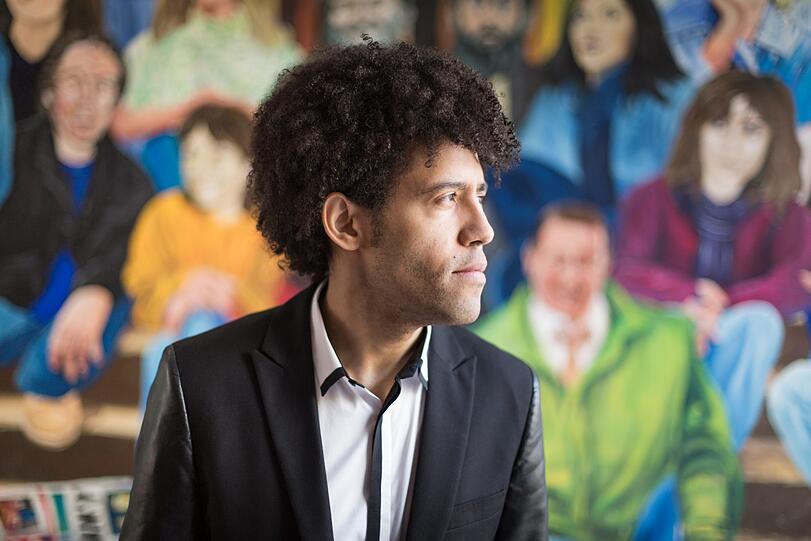 Rafael Payare wurde 1980 geboren und erhielt seine erste musikalische Ausbildung beim venezuelanischen &bdquo;El Sistema&ldquo;.