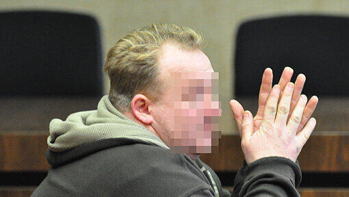 Samir E. vor dem Münchner Amtsgericht. Er hat eine Politesse beleidigt, die ihm wegen Falschparkens ein Knöllchen verpasst hatte. Samir E. vor dem Münchner Amtsgericht. Er hat eine Politesse beleidigt, die ihm wegen Falschparkens ein Knöllchen verpasst hatte.