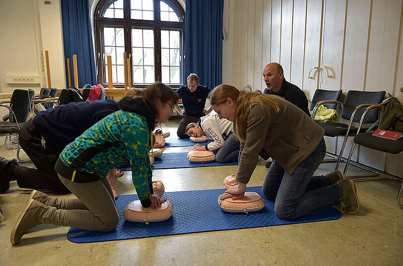 Bilder vom "Girls Day 2016" bei der Berufsfeuerwehr München.