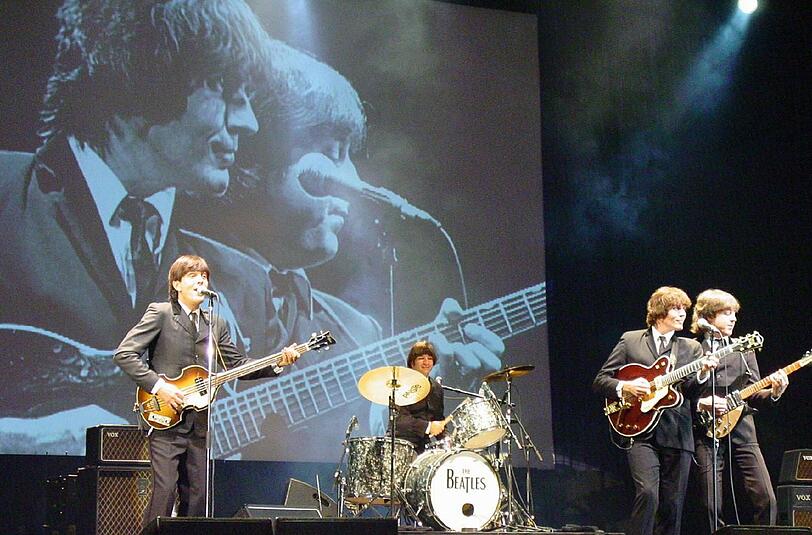 Die Musical-Biographie &bdquo;All You Need is Love&ldquo; im Deutschen Theater.