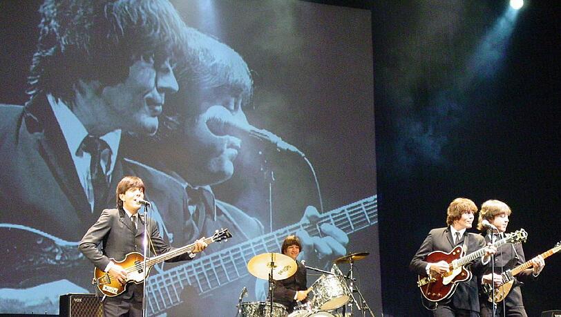 Die Musical-Biographie „All You Need is Love“ im Deutschen Theater. Die Musical-Biographie „All You Need is Love“ im Deutschen Theater.