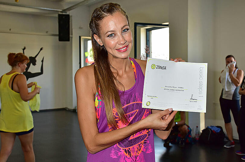 Alessandra Meyer-Wölden in ihrem Element: Das Model ist jetzt auch Zumba-Coach.