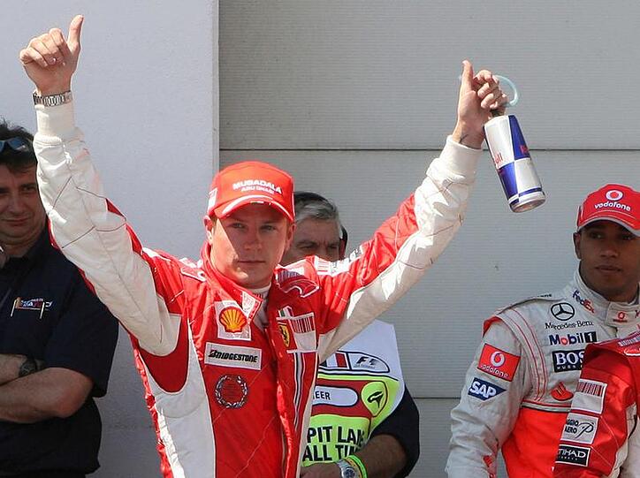 Kimi Räikkönen hat seinen Ferrari momentan nicht so im Griff, wie er gerne wollte. Deshalb sind diese Szenen selten geworden.